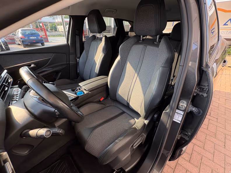 Peugeot 3008 - 12