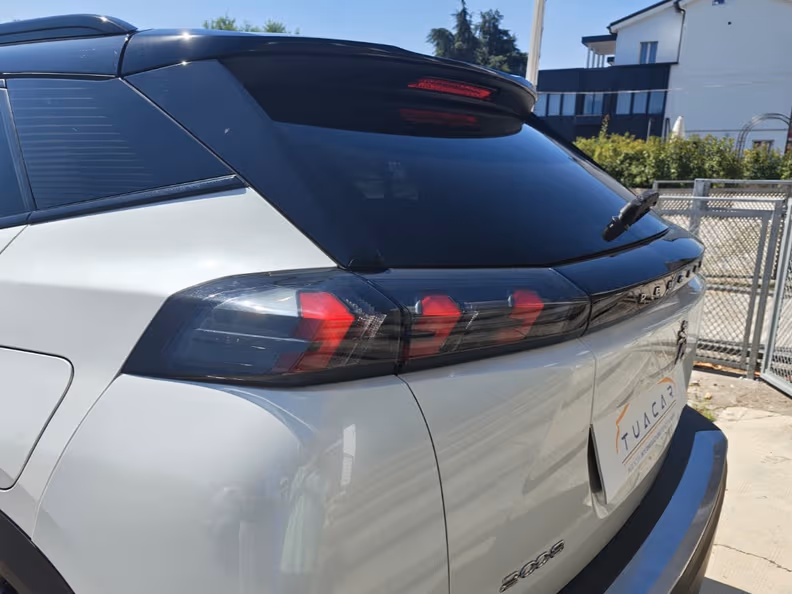 Peugeot 2008 - 12