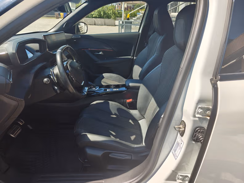 Peugeot 2008 - 14