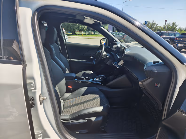 Peugeot 2008 - 19