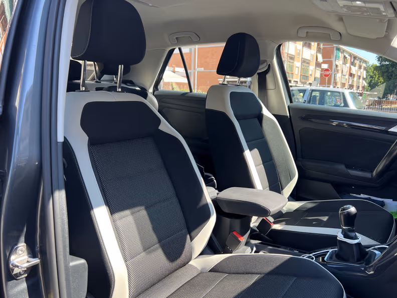 Volkswagen T-Roc - 17