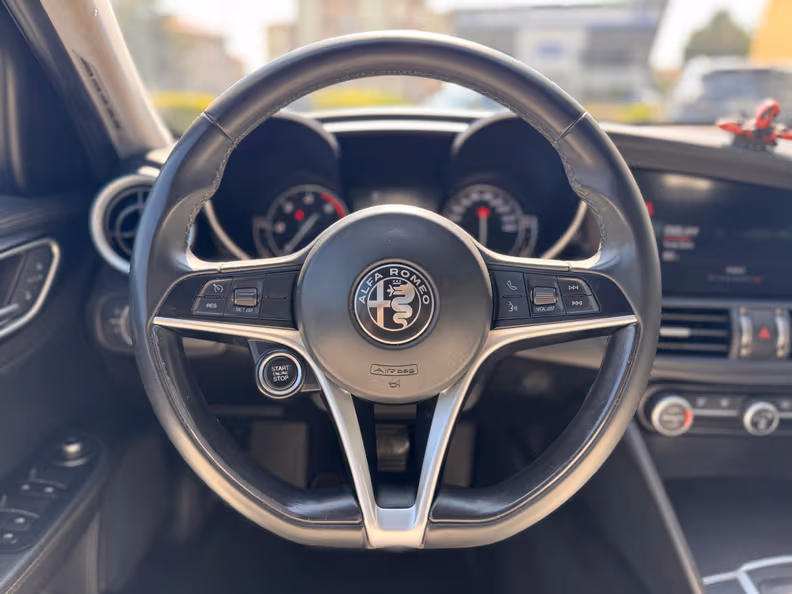 Alfa Romeo Giulia - 9