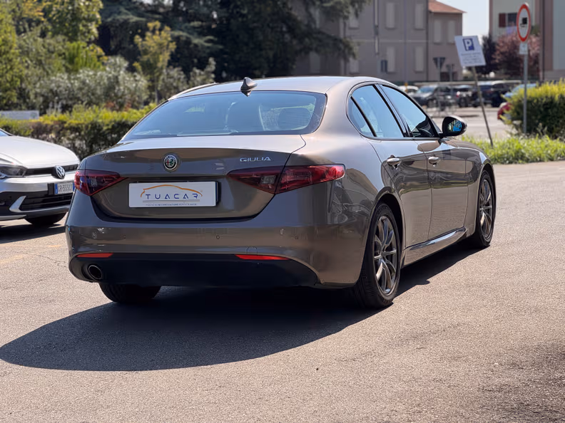 Alfa Romeo Giulia - 4