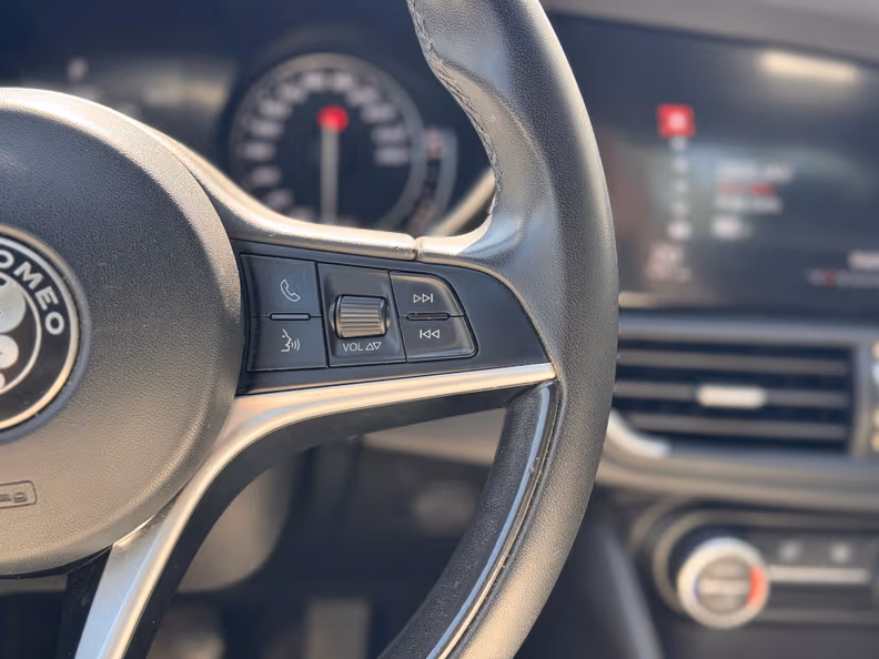 Alfa Romeo Giulia - 11