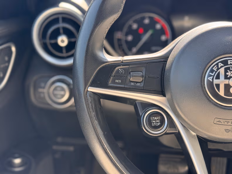 Alfa Romeo Giulia - 10