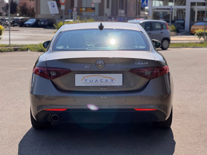 Alfa Romeo Giulia - 3