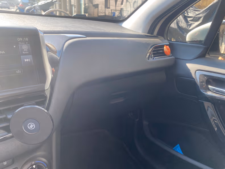 Peugeot 208 - 12