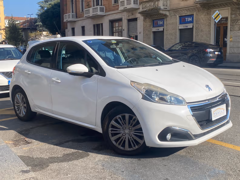 Peugeot 208 - 3