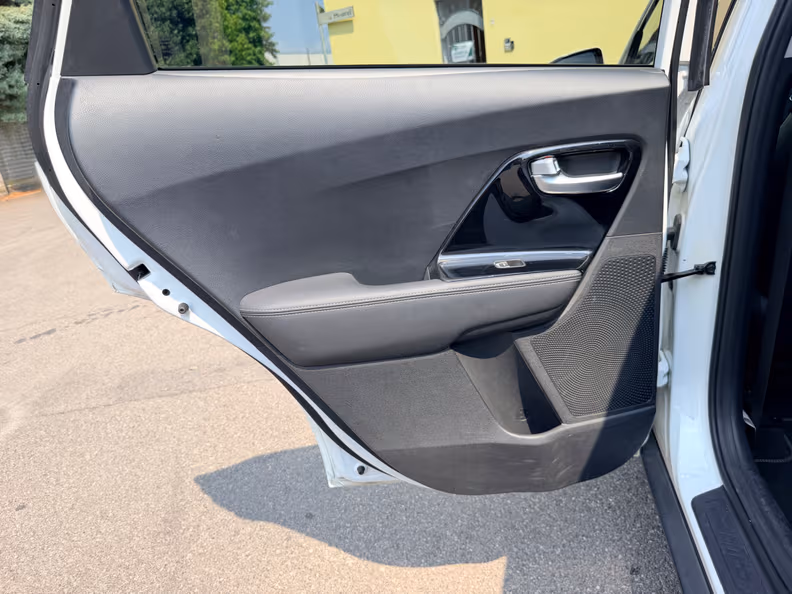 Kia Niro - 42