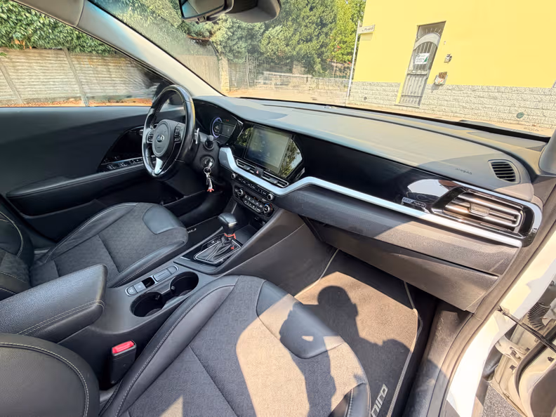 Kia Niro - 28