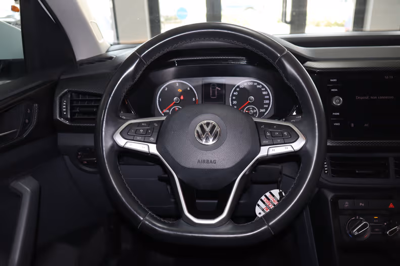 Volkswagen T-Cross - 12