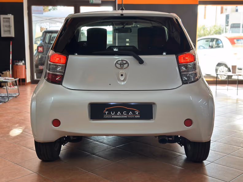 Toyota iQ