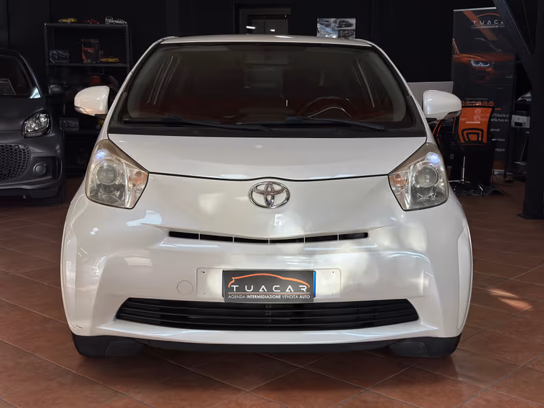 Toyota iQ