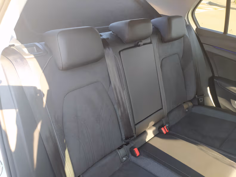 Volkswagen Golf - 42