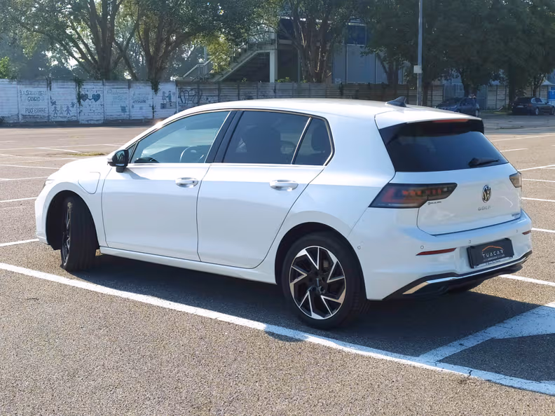 Volkswagen Golf - 5