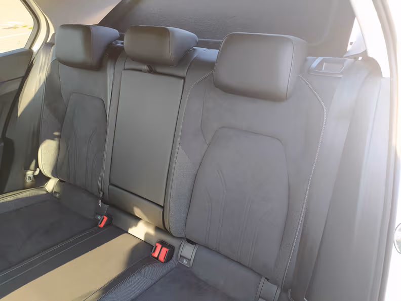Volkswagen Golf - 10