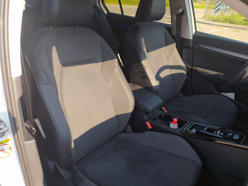 Volkswagen Golf - 38
