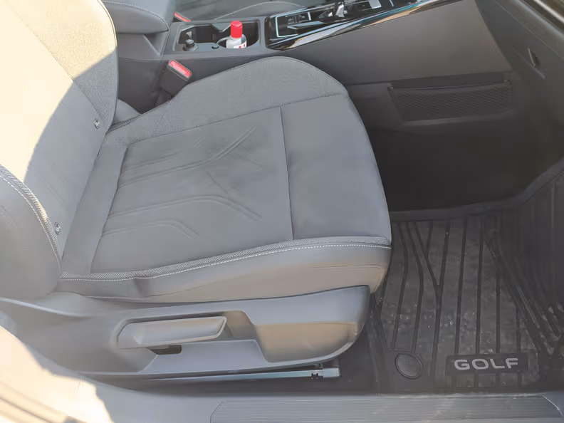 Volkswagen Golf - 37