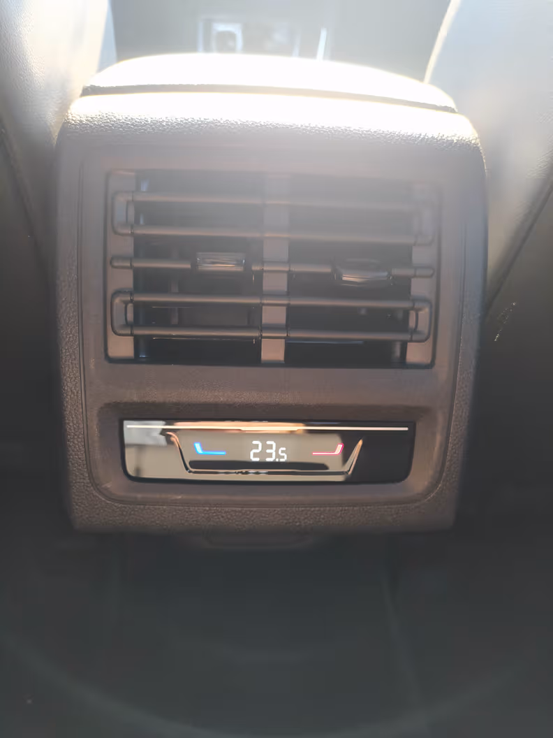 Volkswagen Golf - 52