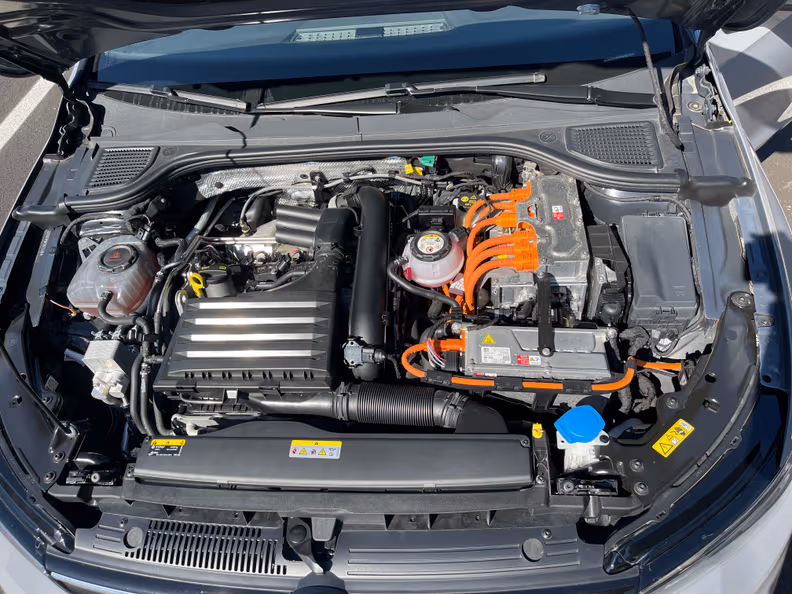 Volkswagen Golf - 30