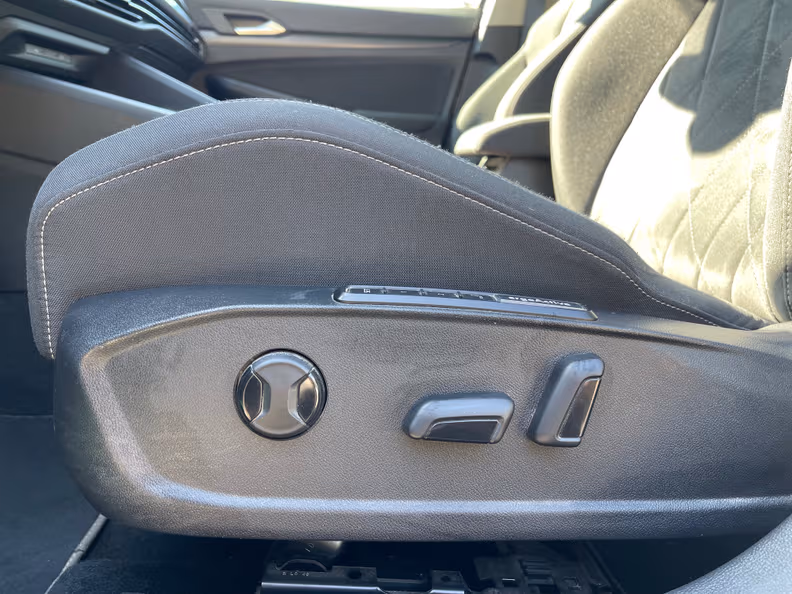 Volkswagen Golf - 39