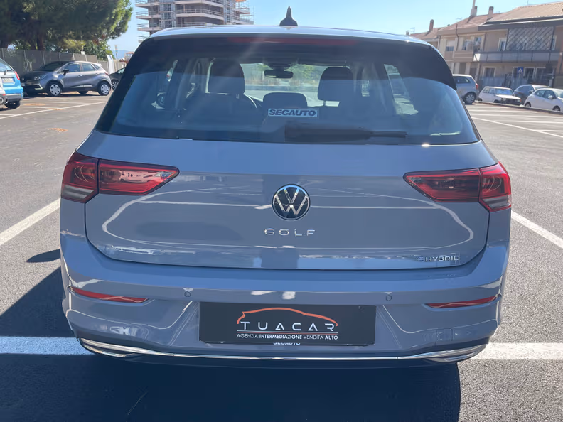 Volkswagen Golf - 46