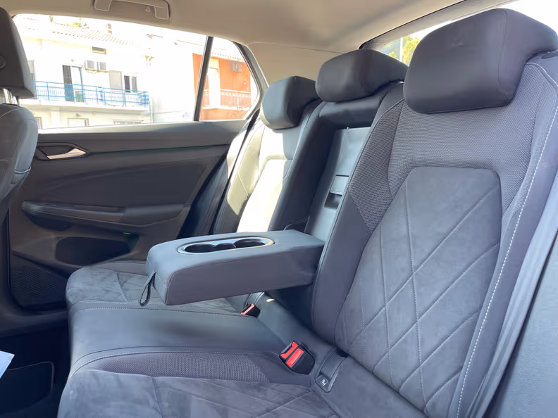 Volkswagen Golf - 10
