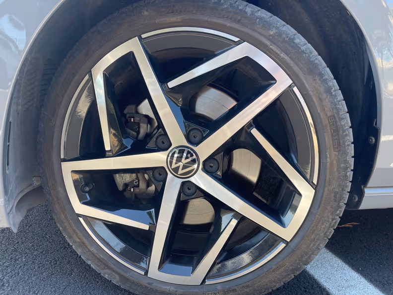 Volkswagen Golf - 5