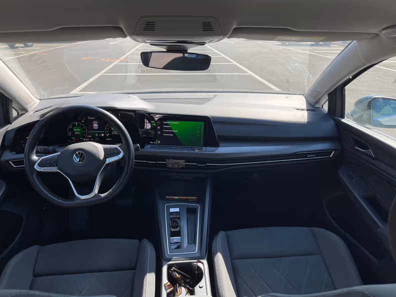 Volkswagen Golf - 8