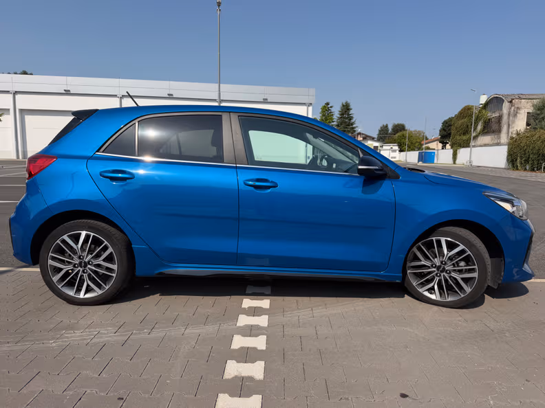 Kia Rio - 4
