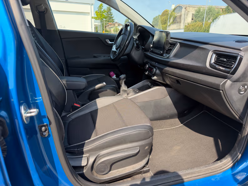 Kia Rio - 12