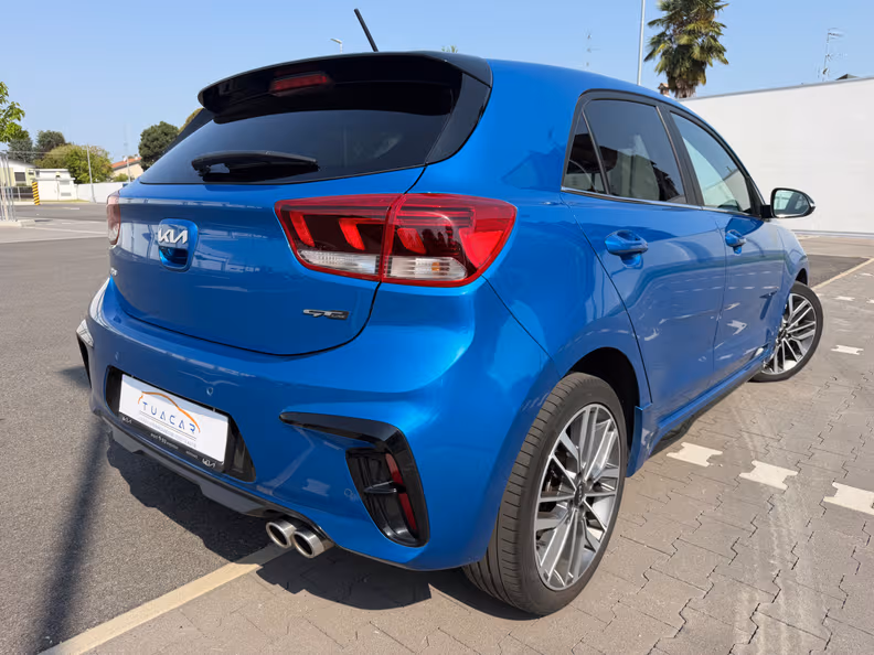 Kia Rio - 5