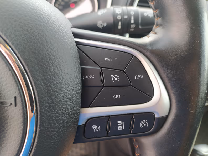 Jeep Compass - 57