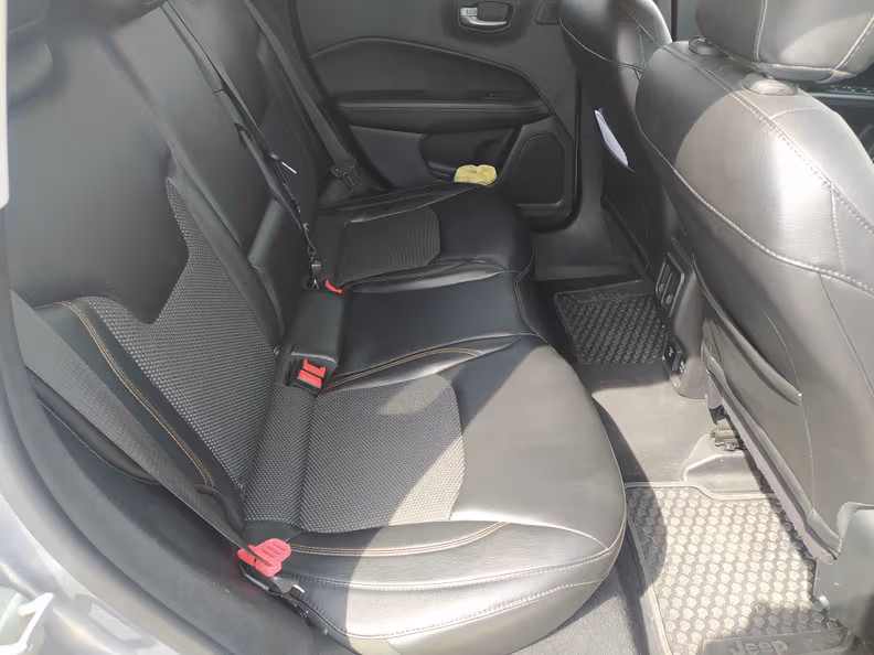 Jeep Compass - 39