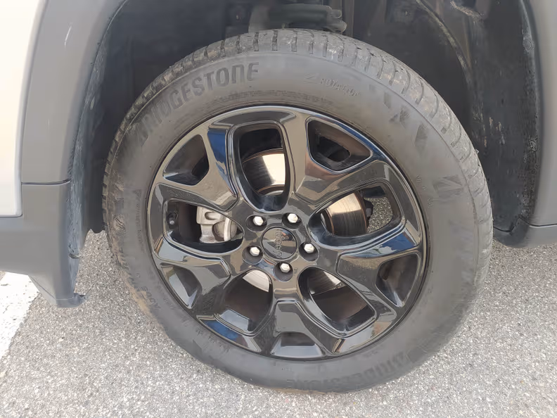 Jeep Compass - 26