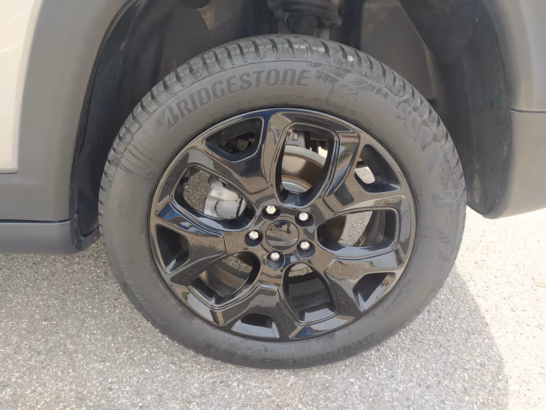 Jeep Compass - 24