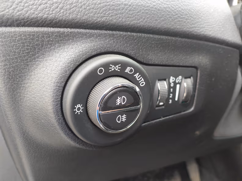 Jeep Compass - 55