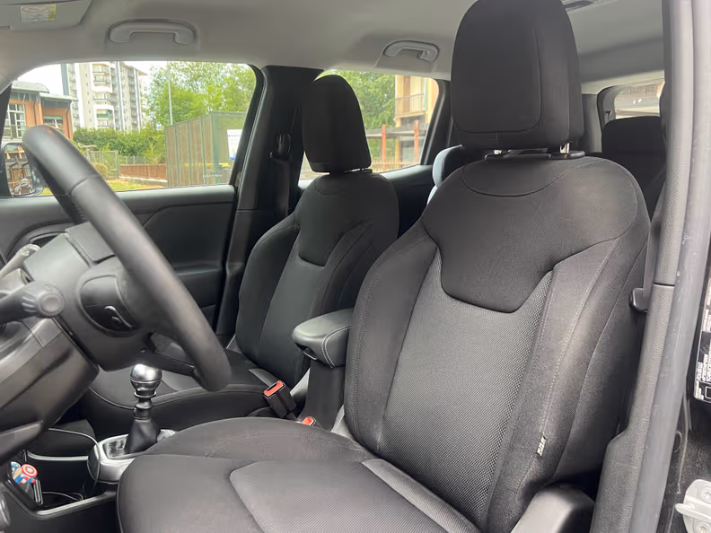 Jeep Renegade - 12