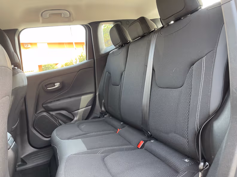 Jeep Renegade - 10