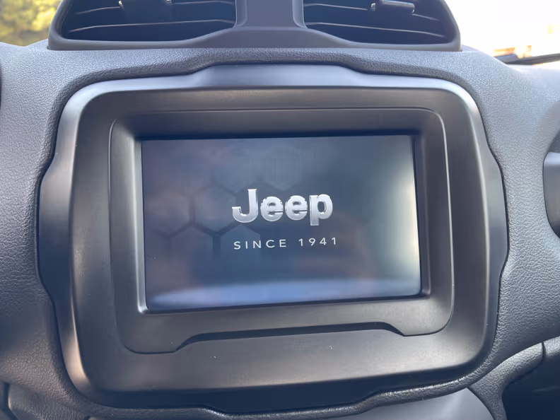 Jeep Renegade - 32