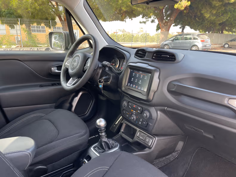 Jeep Renegade - 30