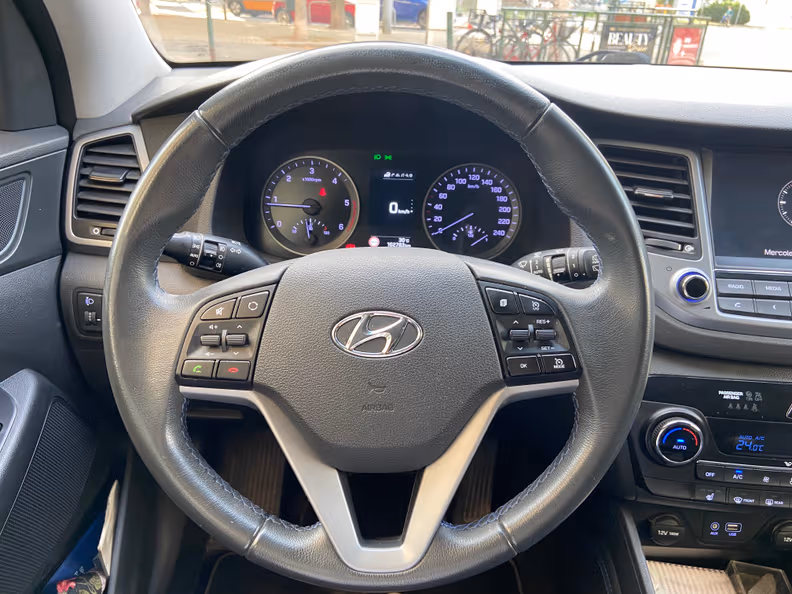 Hyundai Tucson - 10