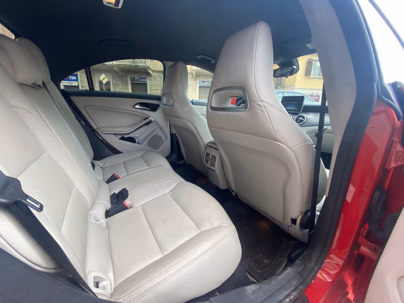 Mercedes-Benz CLA - 35