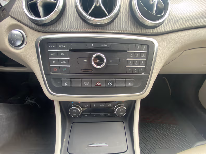 Mercedes-Benz CLA - 19