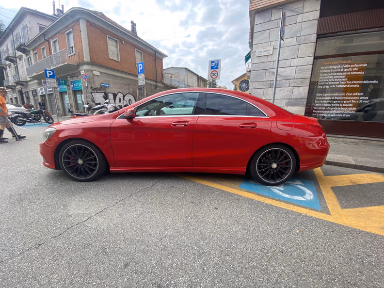 Mercedes-Benz CLA - 4