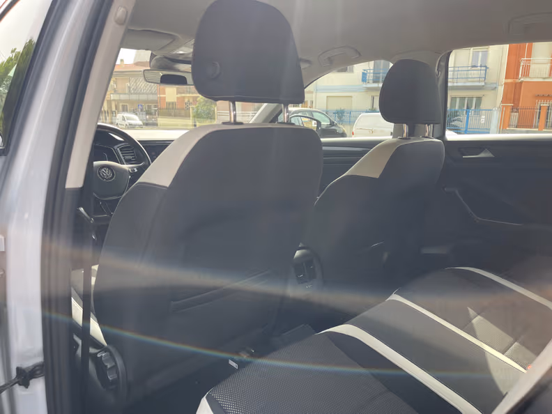Volkswagen T-Roc - 28