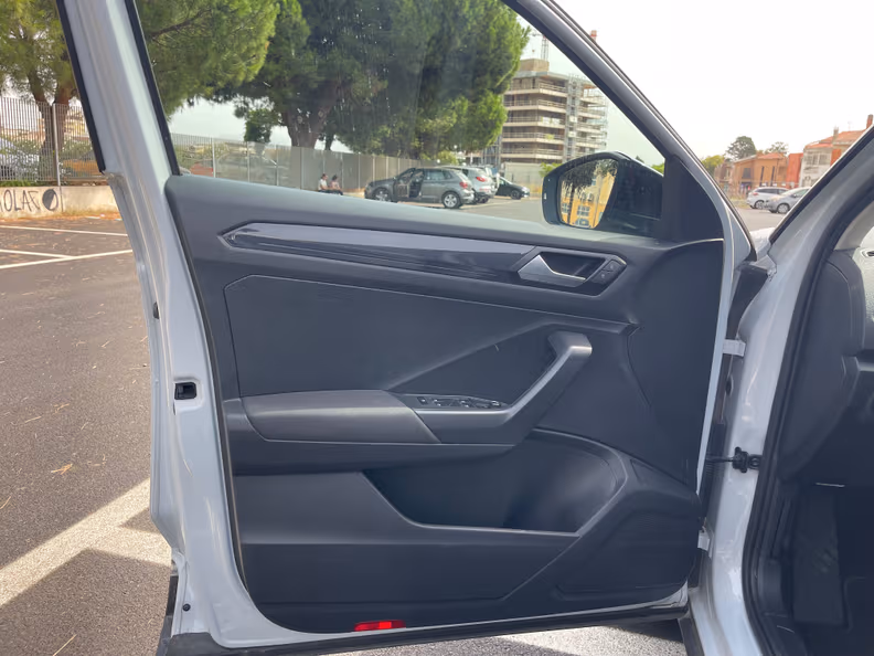 Volkswagen T-Roc - 22
