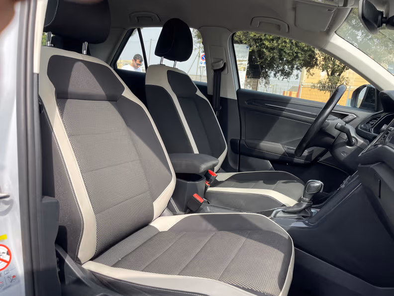 Volkswagen T-Roc - 32