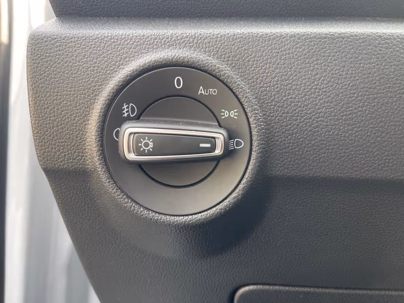 Volkswagen T-Roc - 16