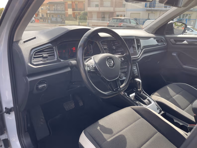Volkswagen T-Roc - 24